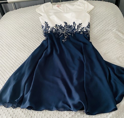 House stunning dress - jj’s,